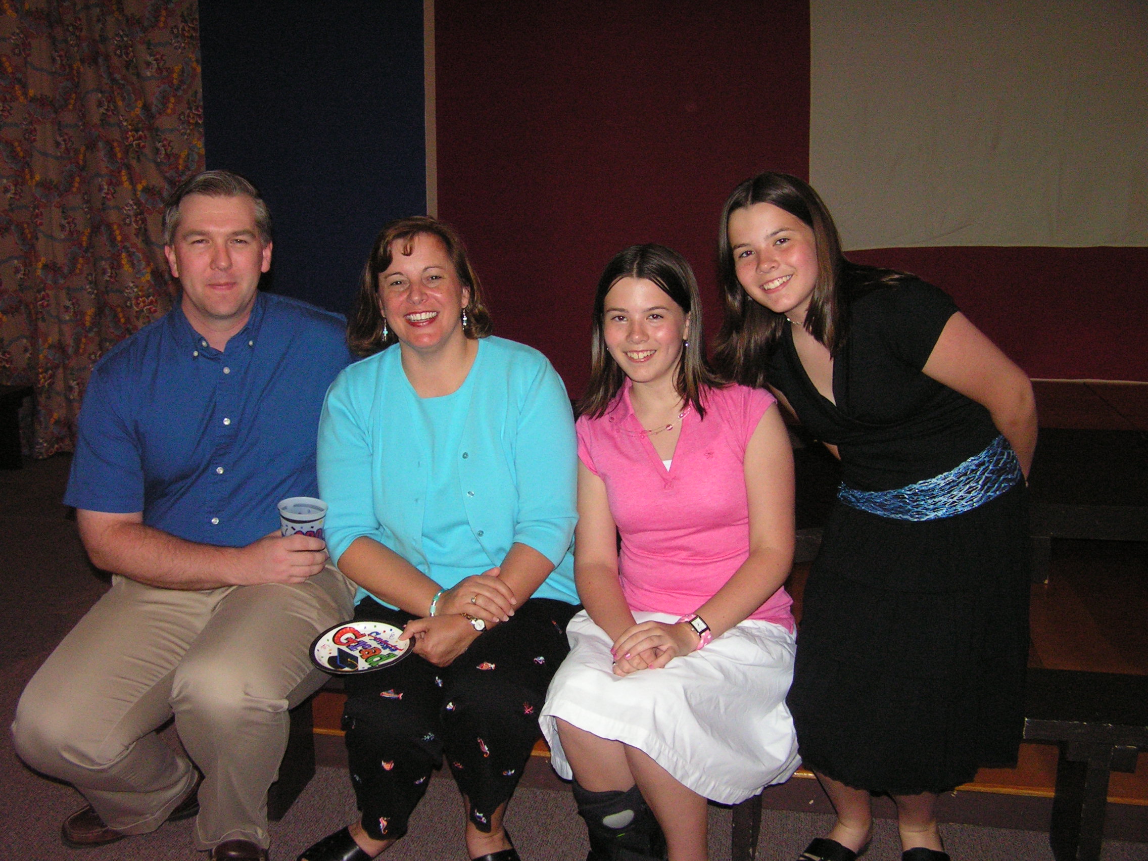 ./2006/Monica's Graduation/graduation party0033.JPG